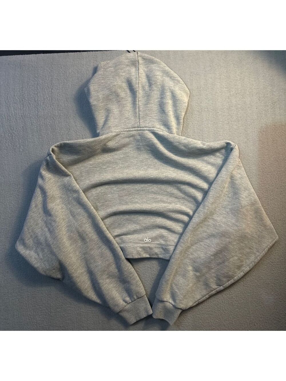 ALO Yoga cropped bae Hoodie In tagged Size M, Heather gray, Streetwear